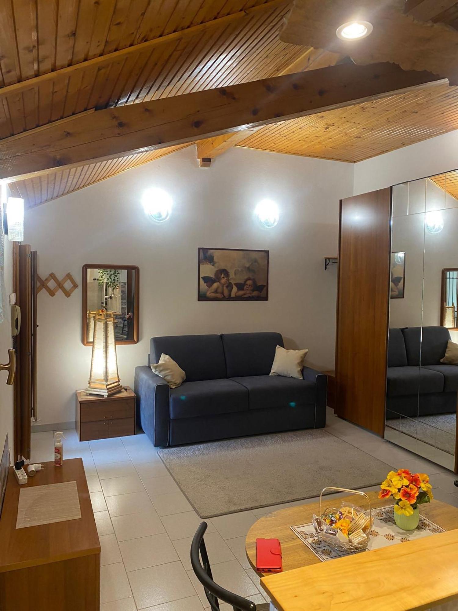 La Corte Dei Torri Loft On The Lake Oliveto Lario Luaran gambar